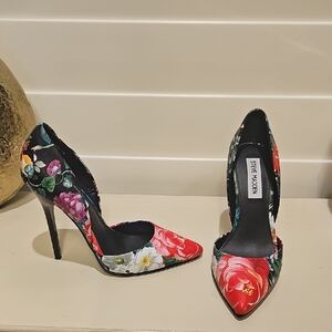 Steve Madden Black Floral Pointed-Toe Stiletto Heels